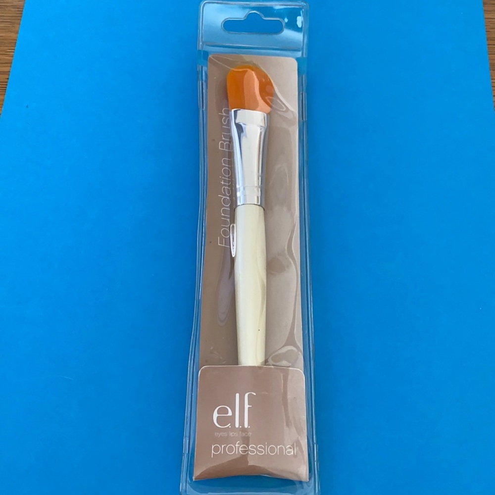 e.l.f. Professional Foundation Brush - New